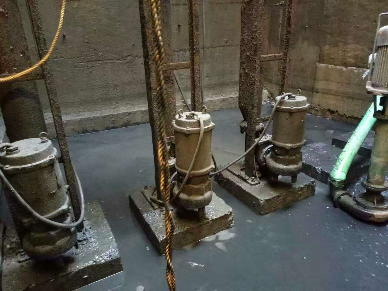 博山污水池清理